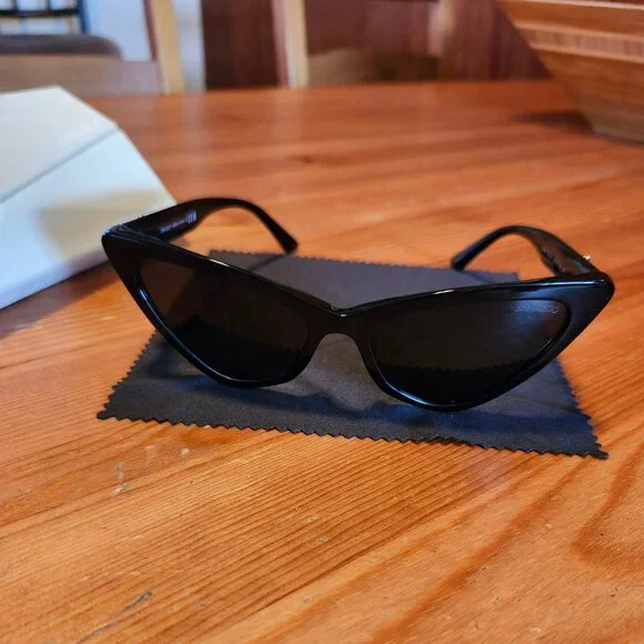 JIMMY CHOO SUNGLASSES- GORGEOUS, OLD HOLLYWOOD STYLE, BRAND  display picture 2